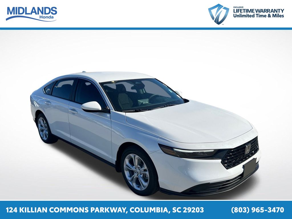 2025 Honda Accord LX's photo