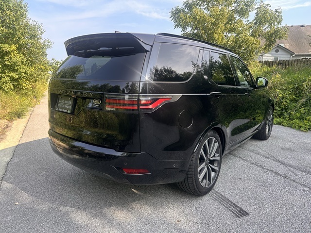 2021 Land Rover Discovery R-Dynamic S photo 3