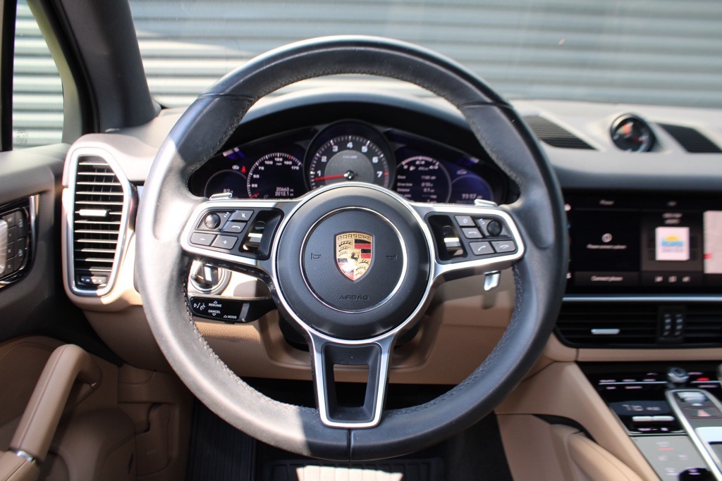 2023 Porsche Cayenne Platinum Edition photo 19