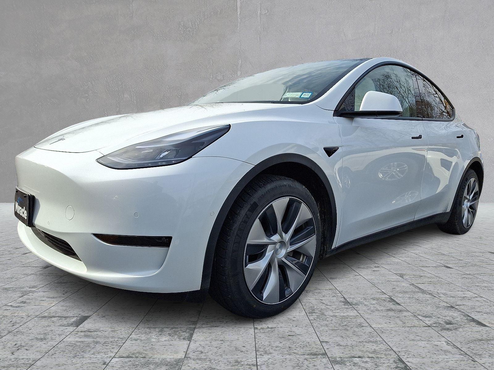 2020 Tesla Model Y photo 3