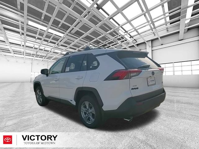 2025 Toyota RAV4 Hybrid XLE photo 4