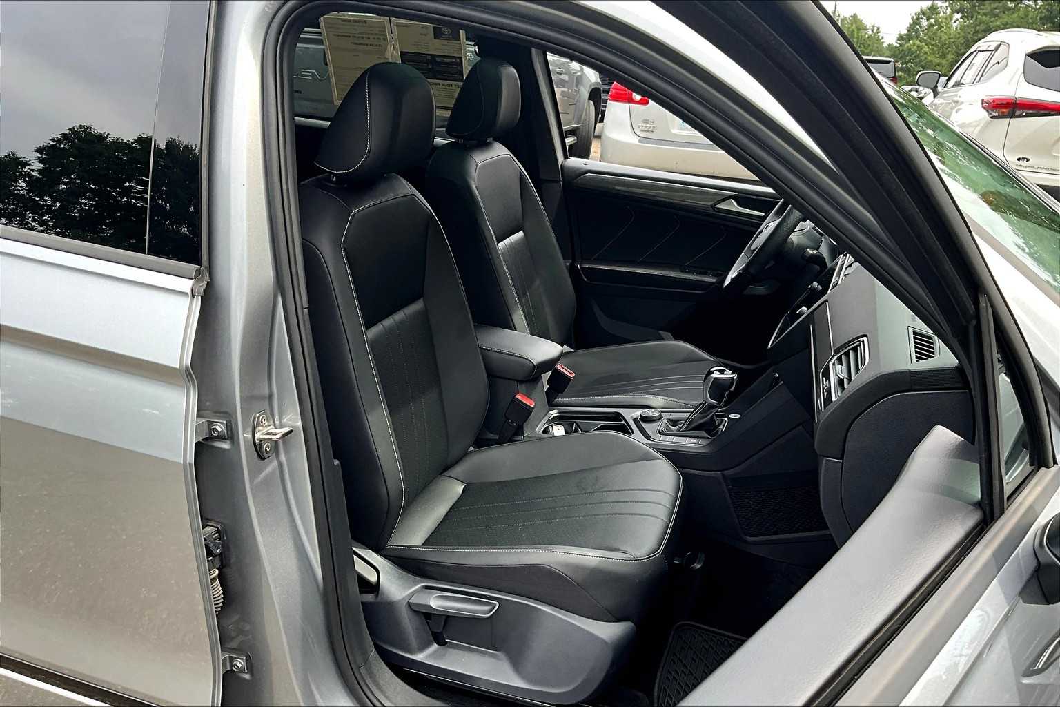 2024 Volkswagen Tiguan SE R-Line Black photo 6