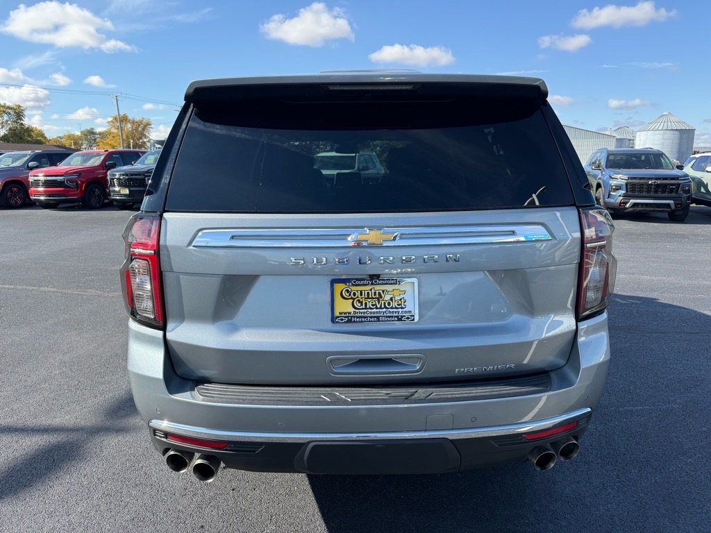 2023 Chevrolet Suburban Premier photo 3