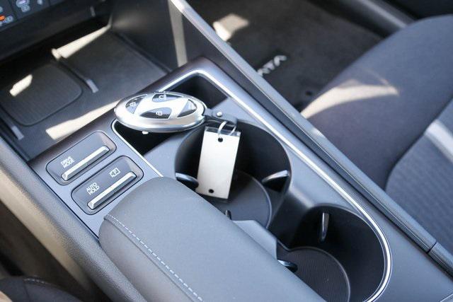 New 2025 Silver Hyundai SEL Convenience image 14