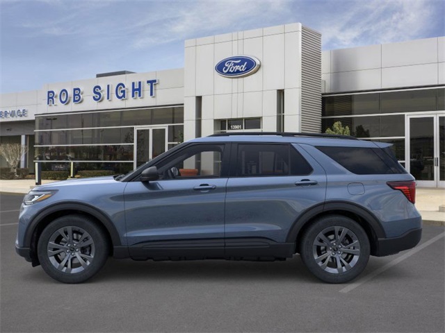 2026 Ford Explorer photo 2