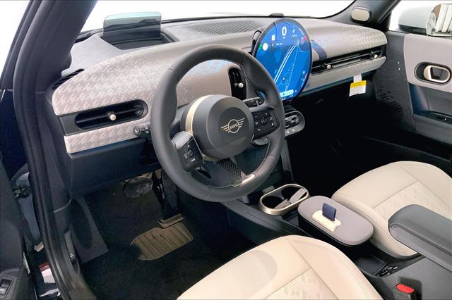 2025 Mini Cooper S Hardtop 2 Door Iconic photo 3