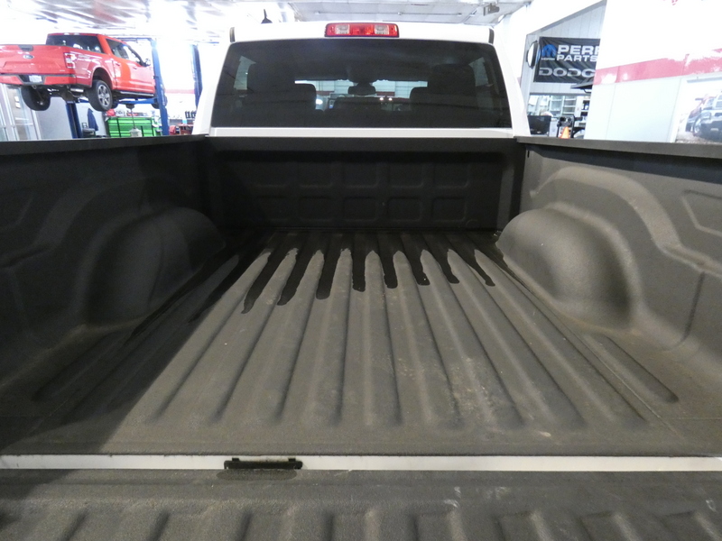 2022 Ram 1500 Classic SLT photo 3