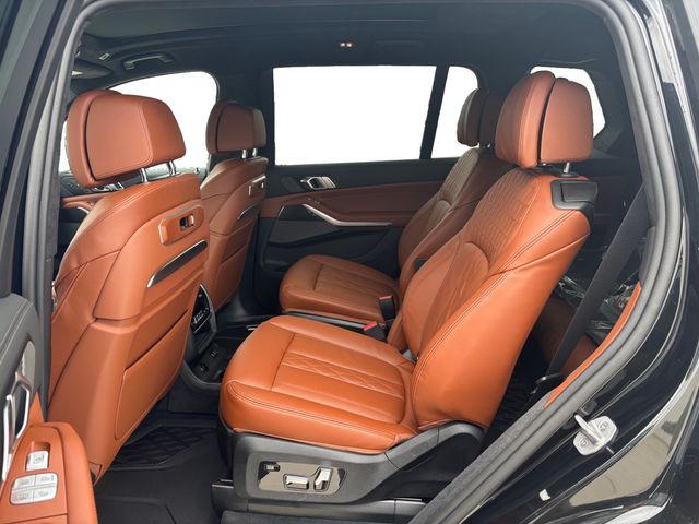 2025 Bmw X7 M60i photo 23