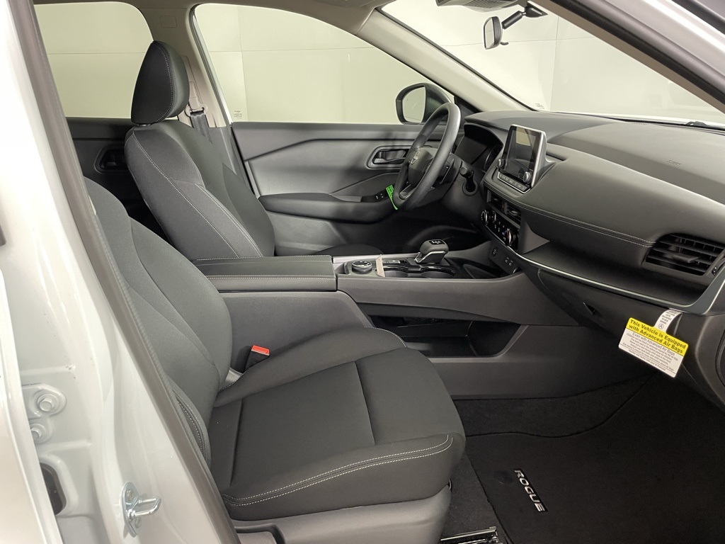 2025 Nissan Rogue S photo 40