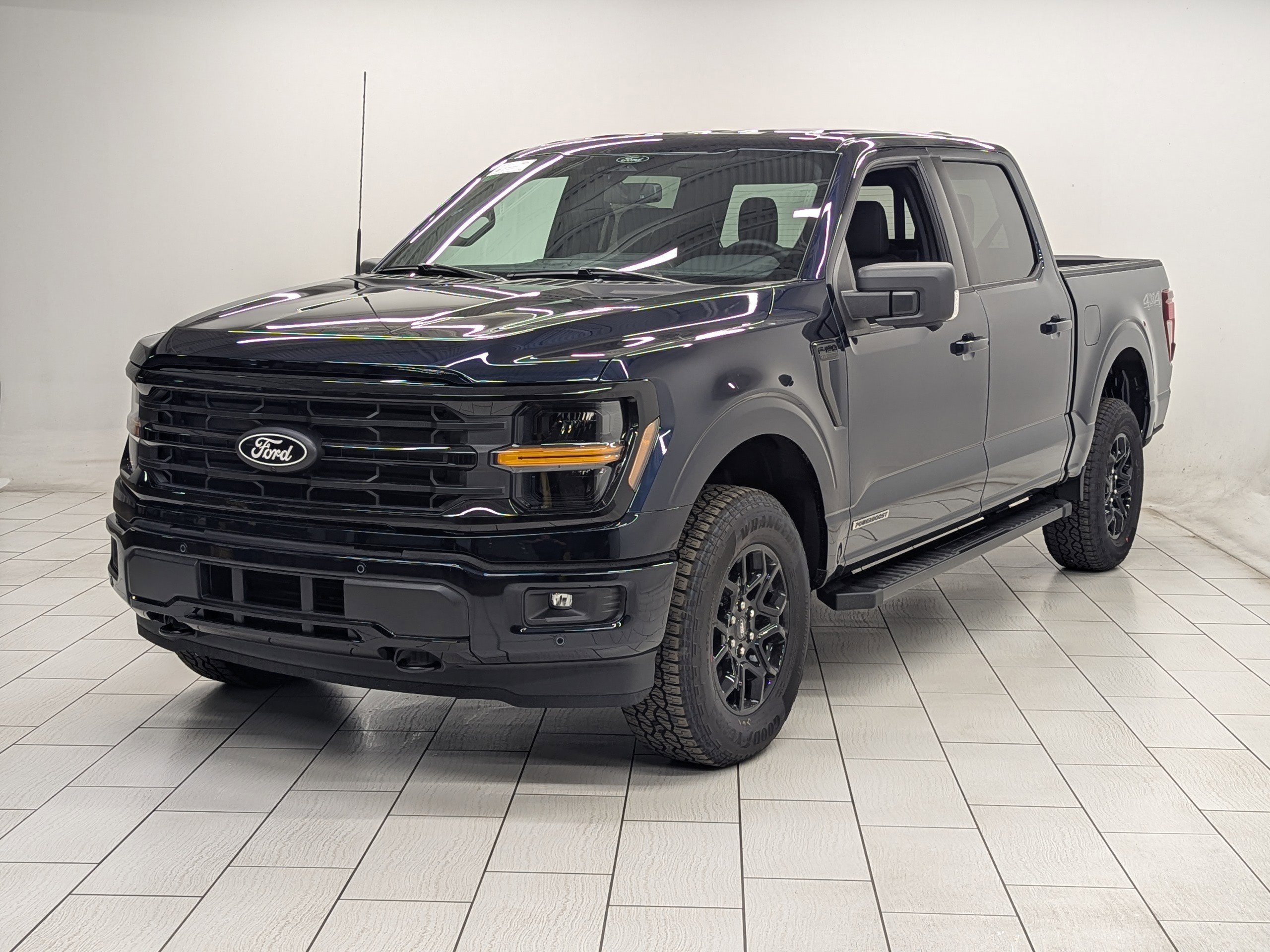 2025 Ford F-150 XLT photo 3