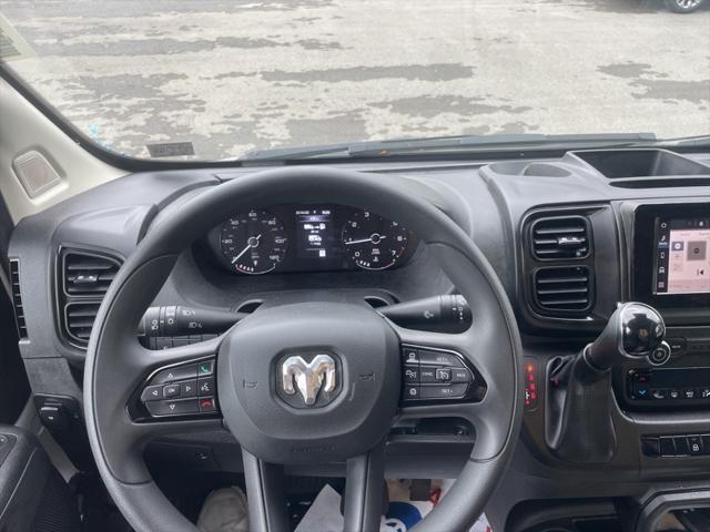 2024 Ram 3500 Cutaway photo 15