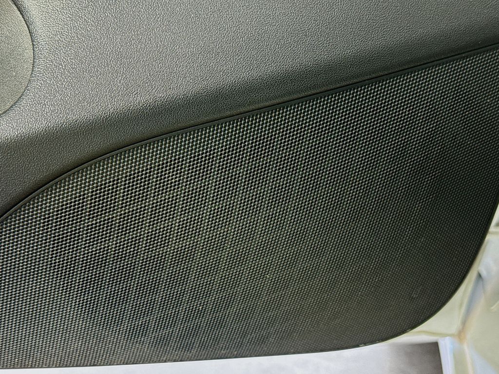 2020 Tesla Model 3 Standard Range Plus photo 16