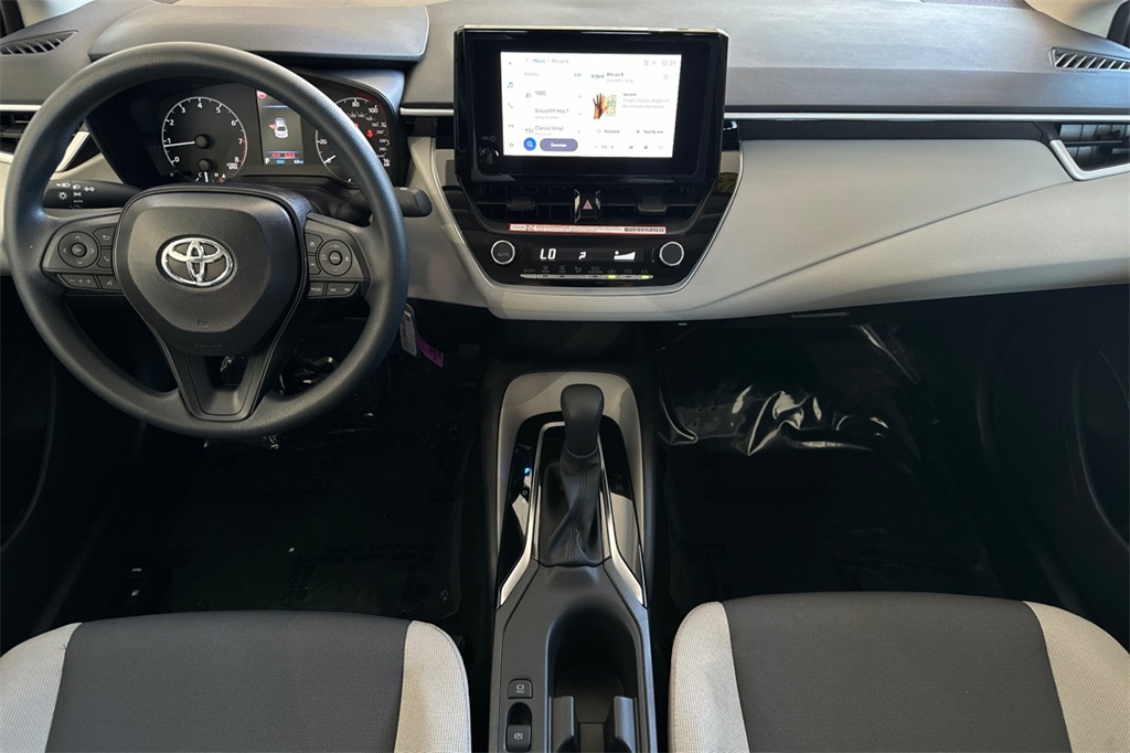 2025 Toyota Corolla LE photo 13
