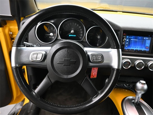 2005 Chevrolet SSR Base photo 2