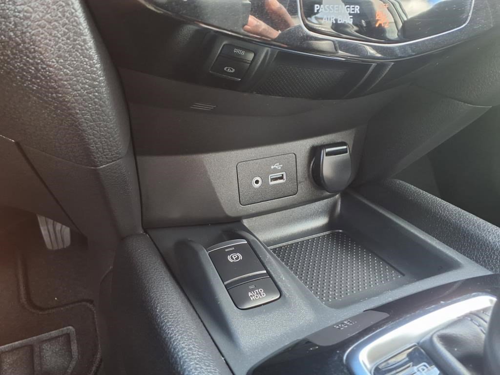 2022 Nissan Rogue Sport SV photo 23