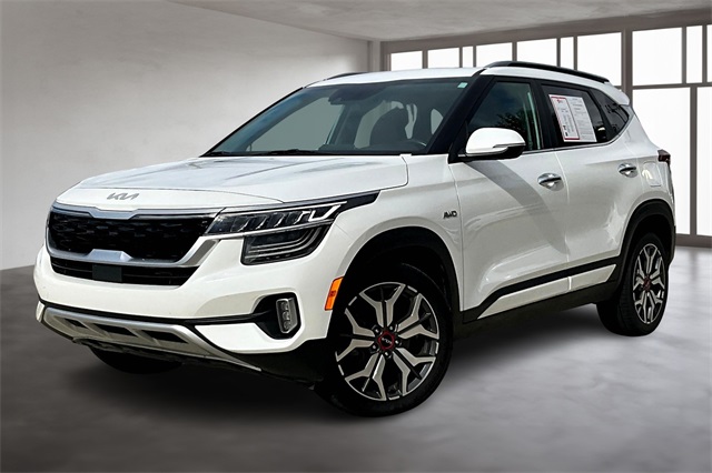 2022 Kia Seltos SX photo 2