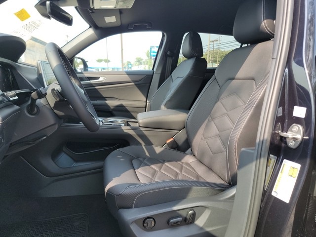2026 Volkswagen Atlas Cross Sport SE Technology photo 13