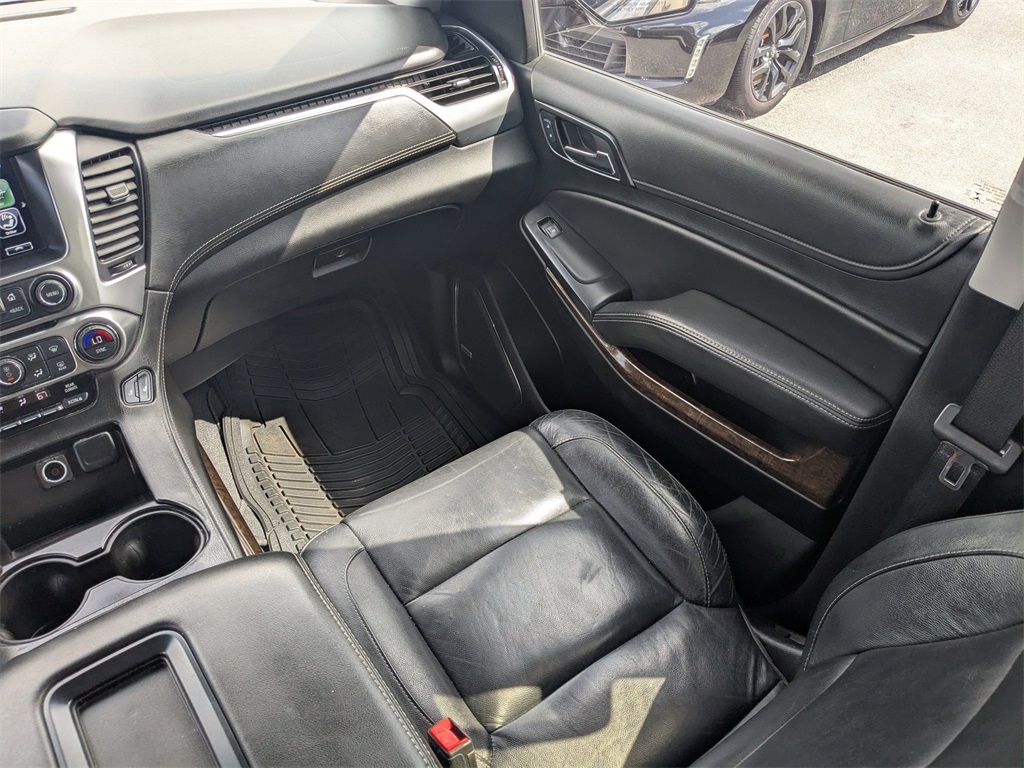 2020 Chevrolet Suburban LT photo 16