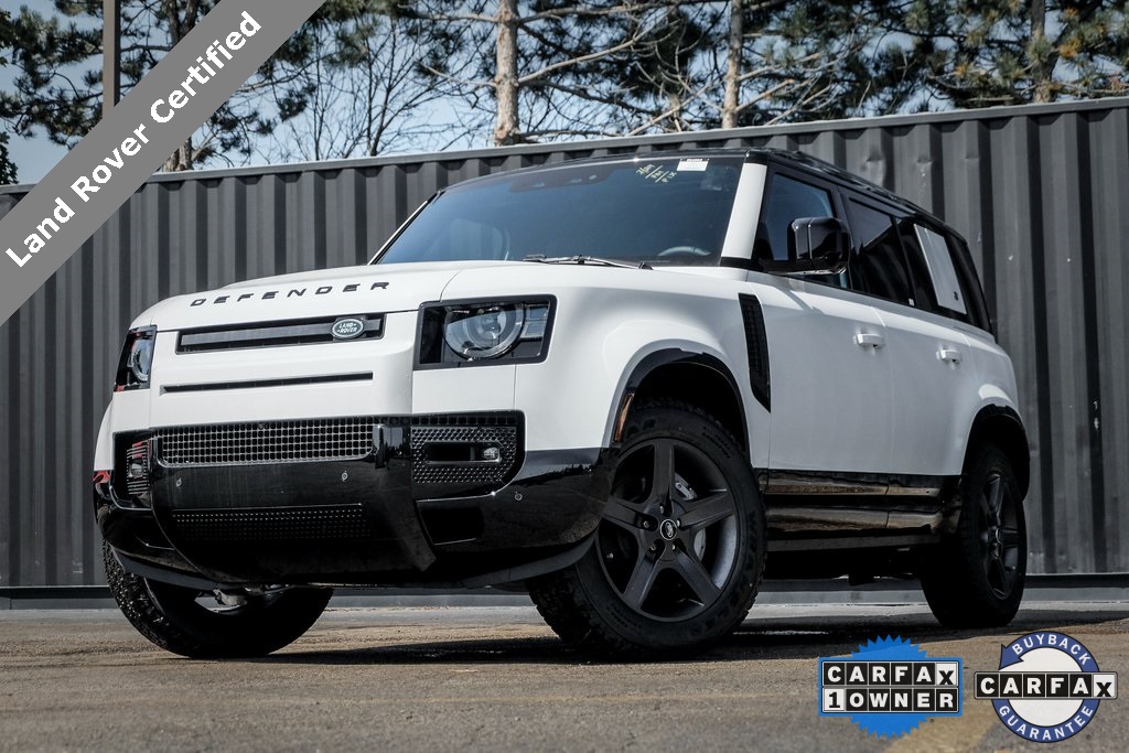 2024 Land Rover Defender X-Dynamic SE's photo