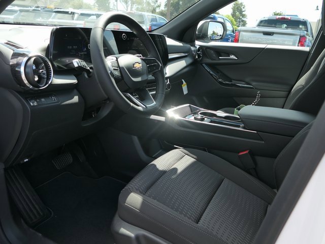 2026 Chevrolet Equinox LT photo 10