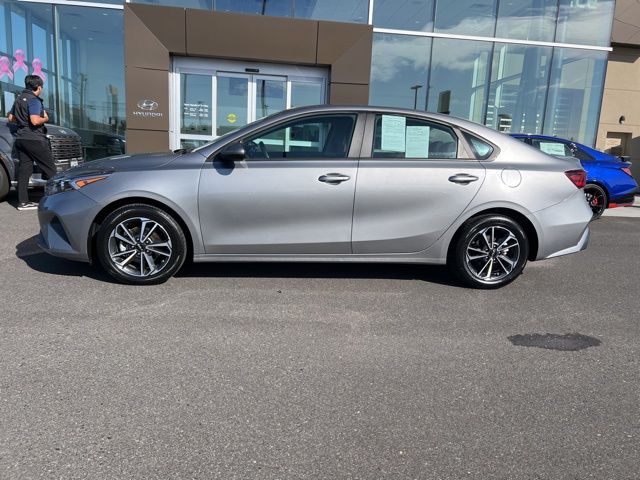 2023 Kia Forte LXS photo 3