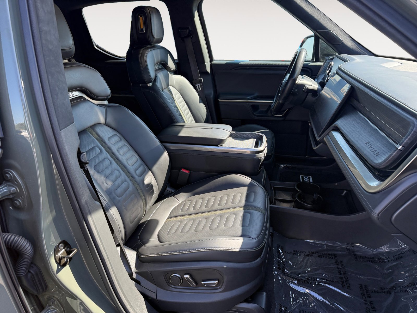 2023 Rivian R1T Launch Edition photo 12