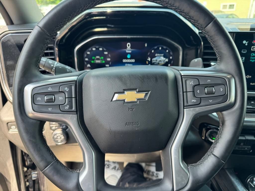 2023 Chevrolet Silverado 1500 LTZ photo 16