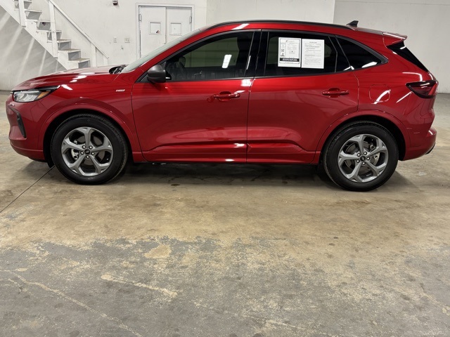 2024 Ford Escape ST-Line photo 4
