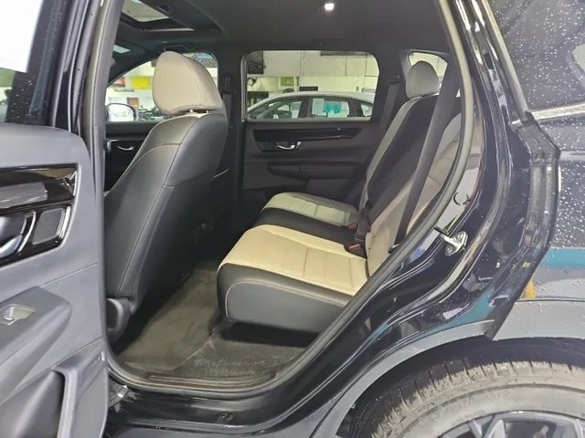 2023 Honda CR-V Hybrid Sport Touring photo 4
