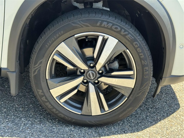 2023 Nissan Rogue SL photo 12