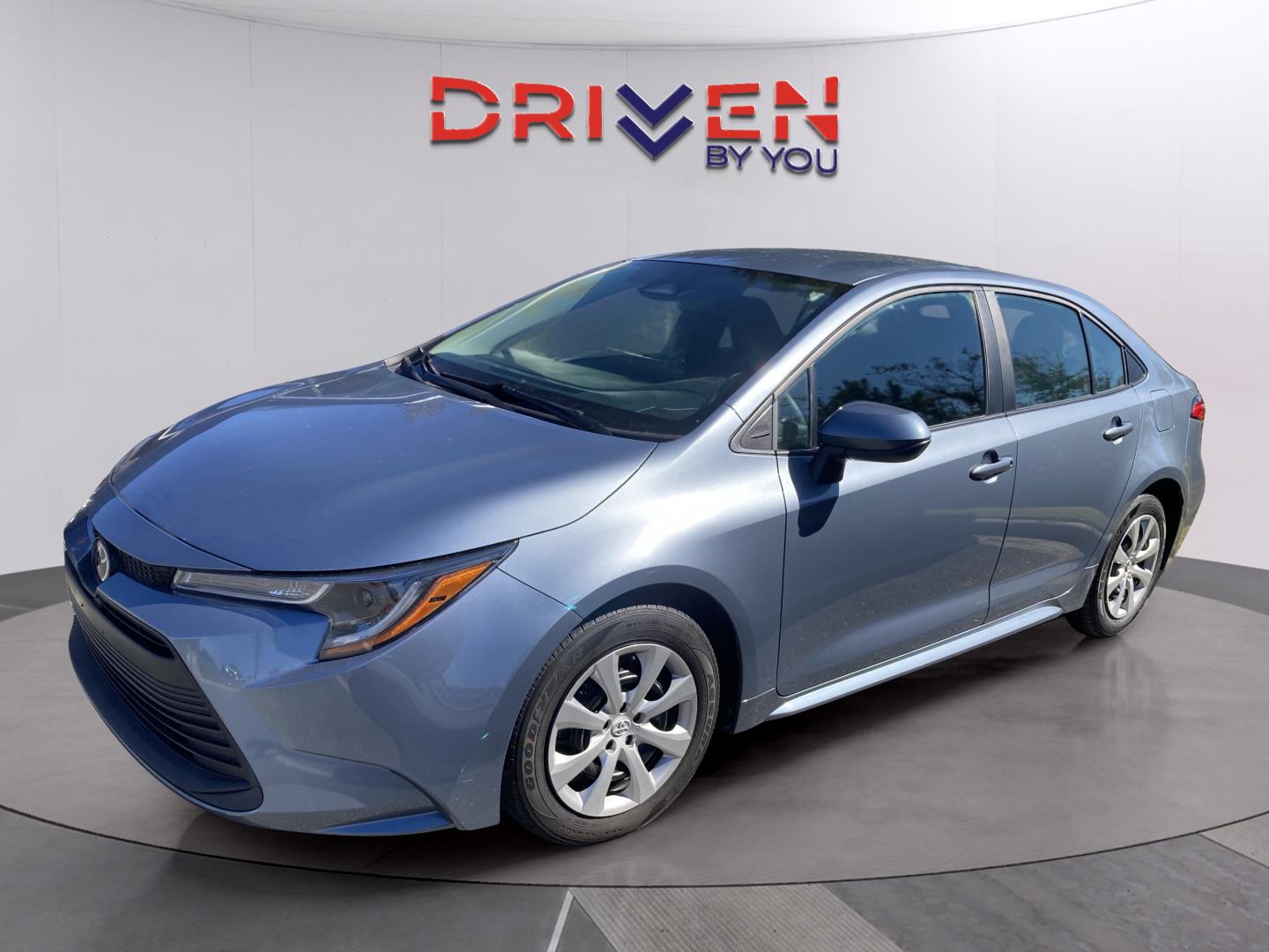 2023 Toyota Corolla LE photo 2