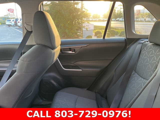 2024 Toyota RAV4 XLE photo 9