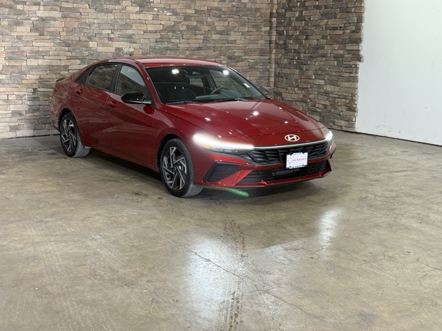 2025 Hyundai Elantra SEL Sport photo 3