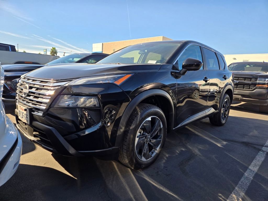 2024 Nissan Rogue SV's photo