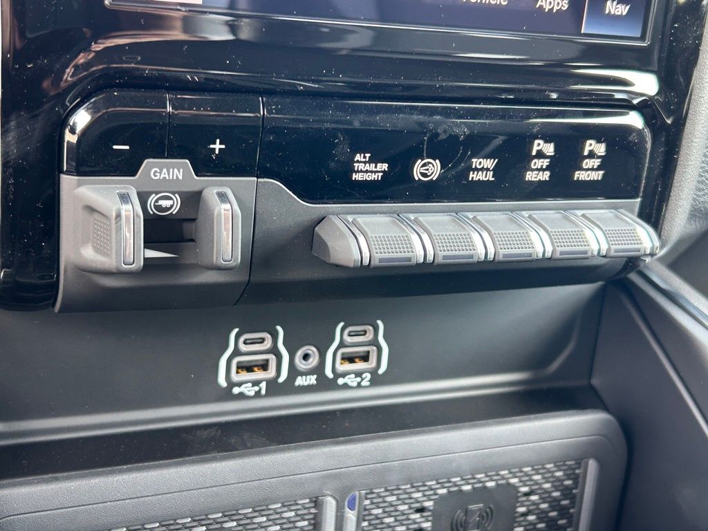 2025 Ram 3500 Laramie photo 17