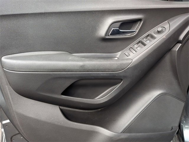 2020 Chevrolet Trax LS photo 10