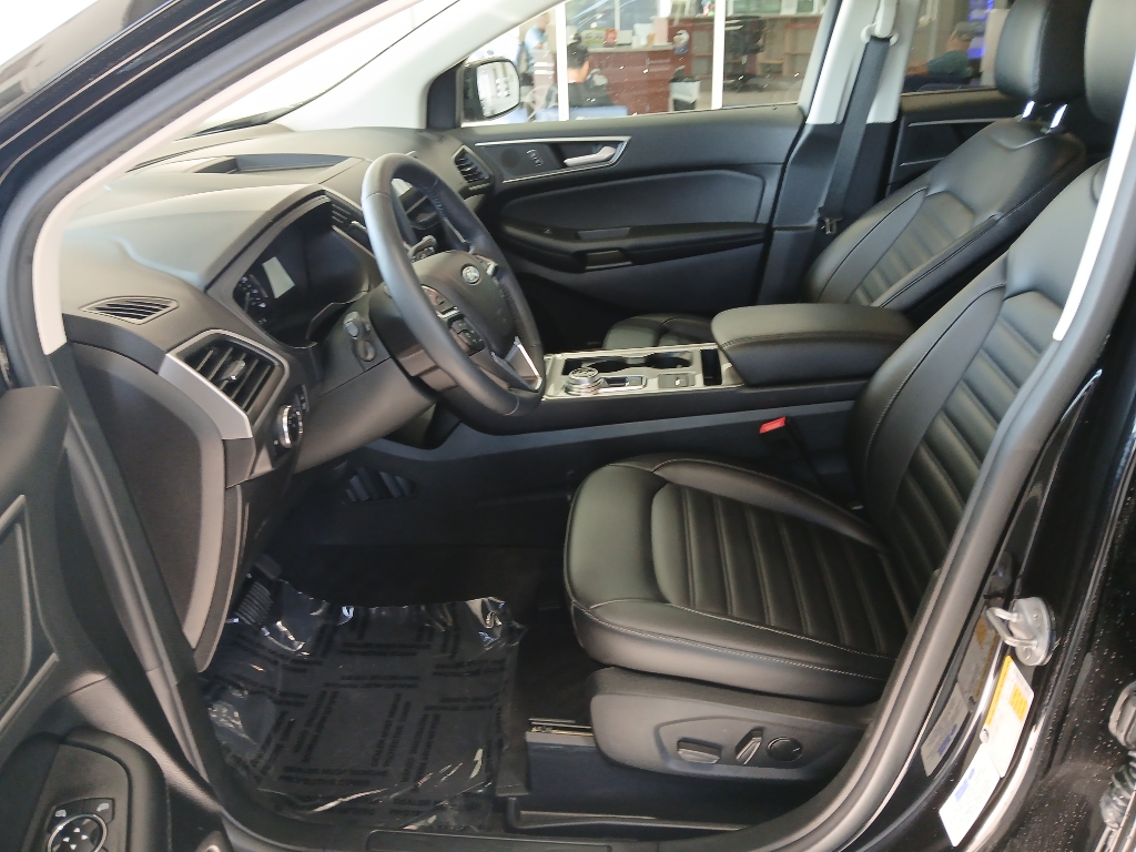 2023 Ford Edge SEL photo 11