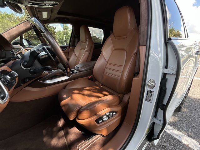 2019 Porsche Cayenne Turbo photo 5