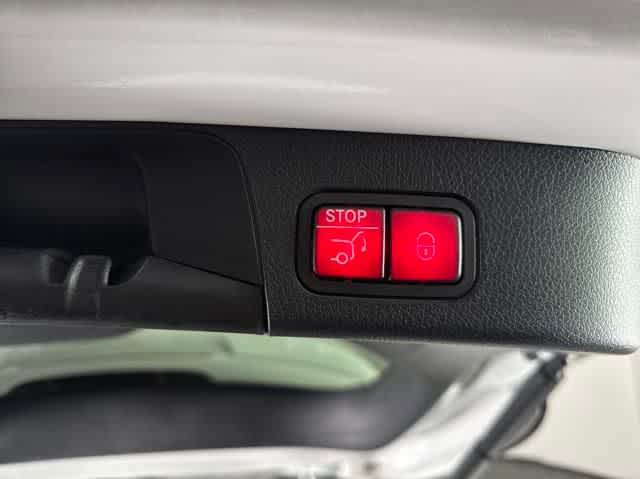 Image of Pre-Owned 2025 Mercedes-Benz GLB 250