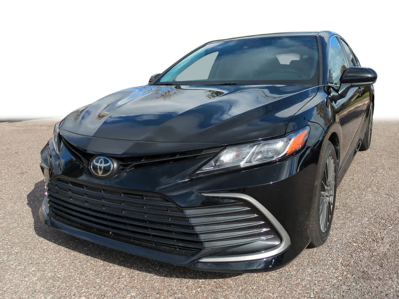 2022 Toyota Camry LE's photo