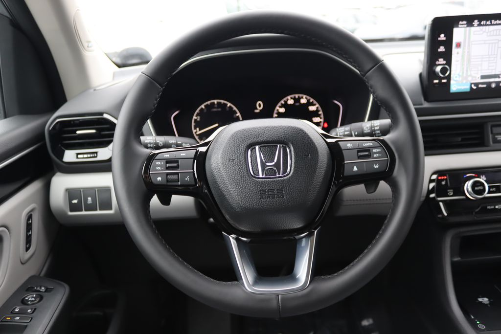 2025 Honda Pilot Touring photo 34