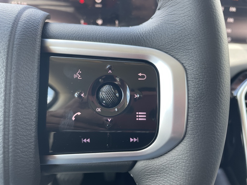 2026 Nissan Armada SV photo 10
