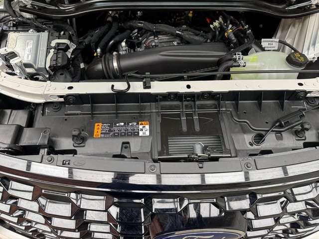 2025 Ford Explorer ST-Line photo 29