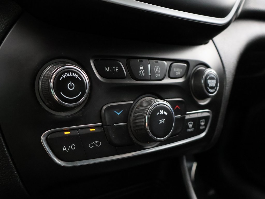 2021 Jeep Cherokee Latitude photo 33