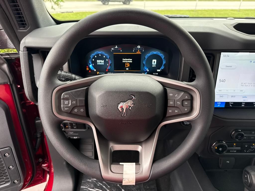 2025 Ford Bronco Base photo 14