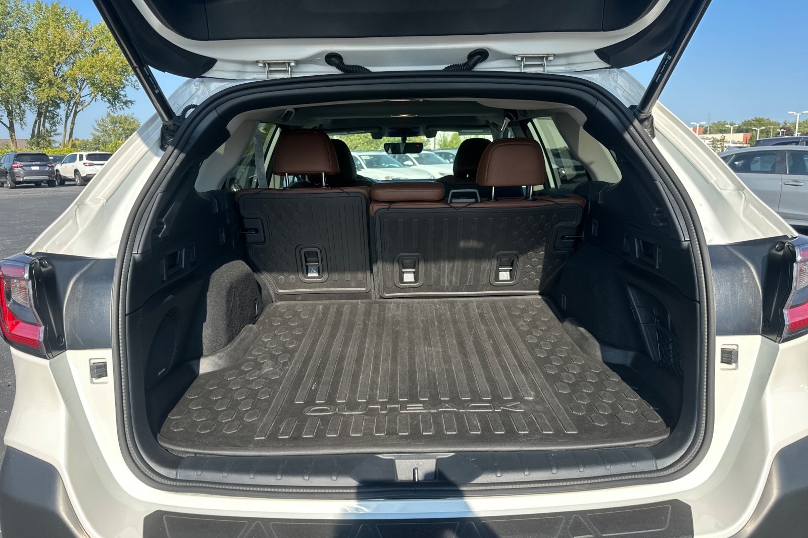 2022 Subaru Outback Touring photo 18