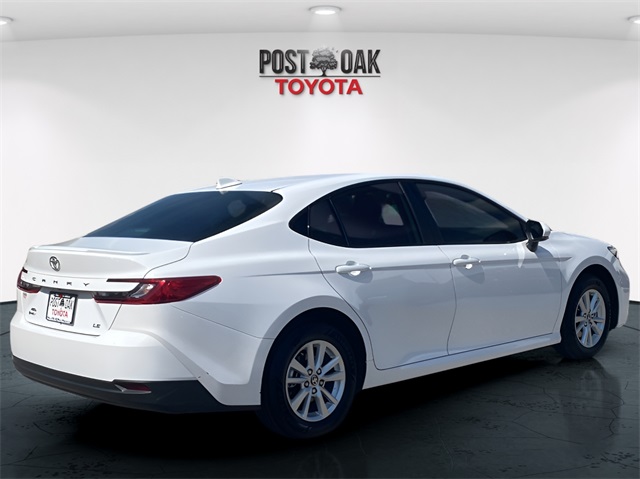 2025 Toyota Camry LE photo 8