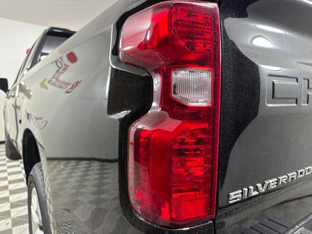 2025 Chevrolet Silverado 1500 Custom photo 17