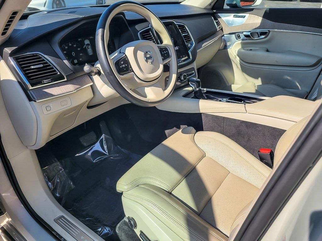2022 VOLVO XC90 - Image 9