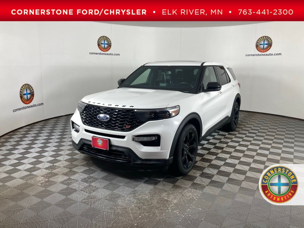 2022 Ford Explorer ST's photo